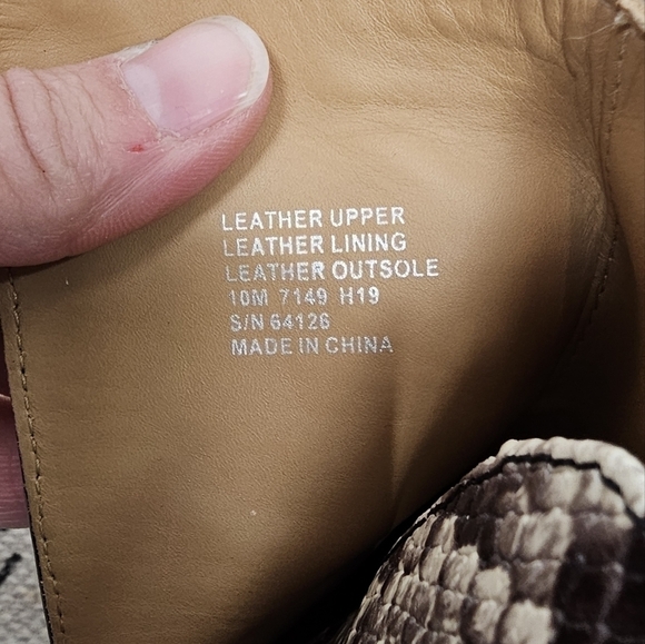 TORY BURCH "KIRA" SNAKESKIN PRINT LEATHER BOOTIES, SZ 10 - Picture 12 of 14